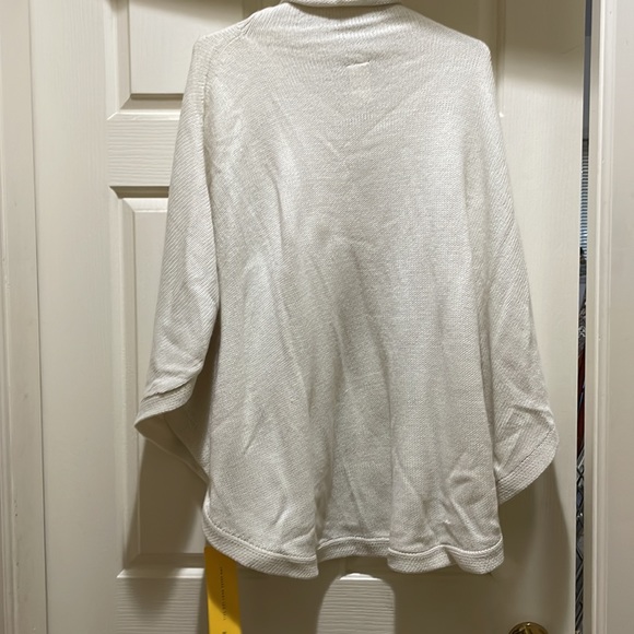 Lole knitted cape (one sz) - Picture 8 of 9